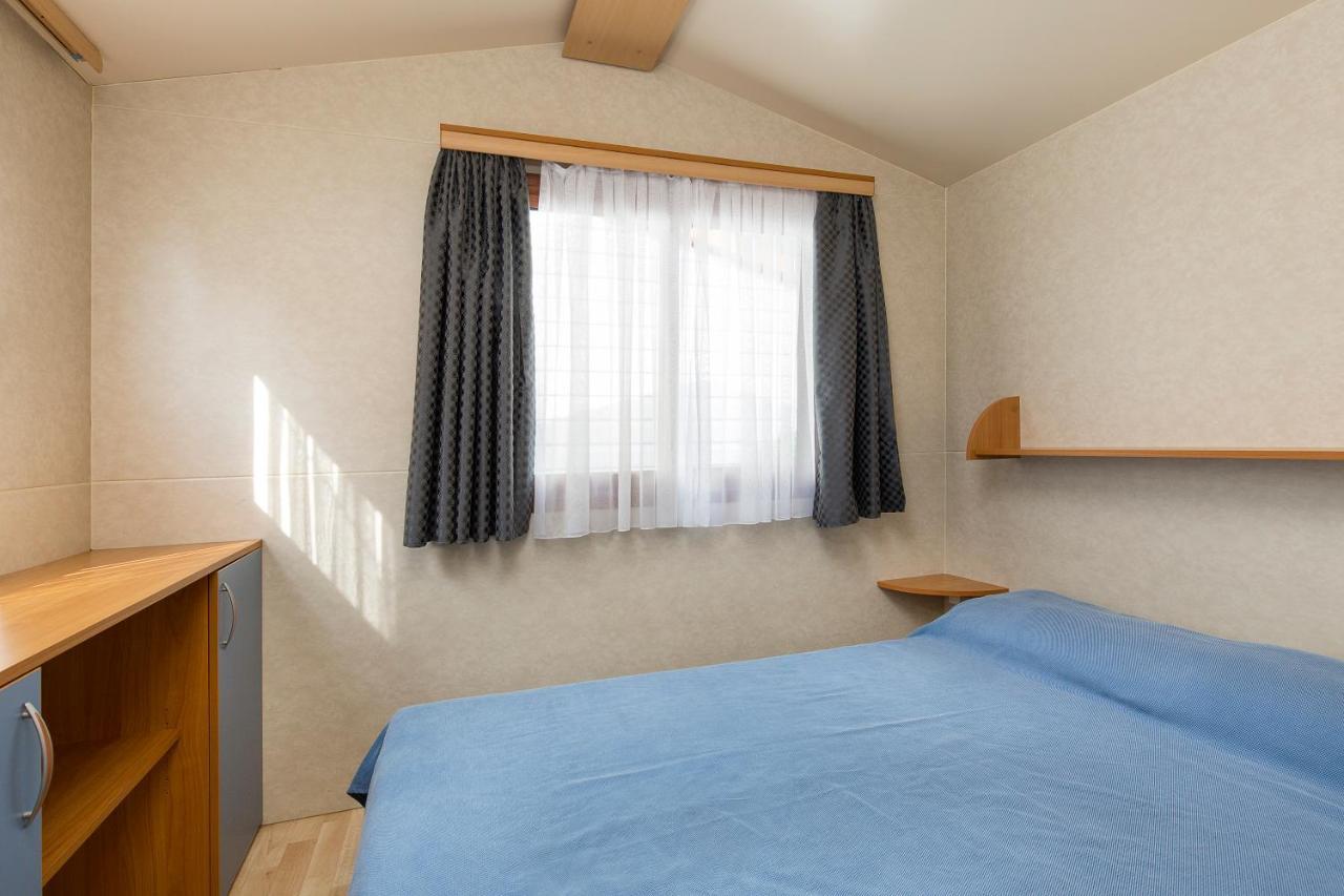The Camp By Maggiore Suites Maccagno Exterior photo